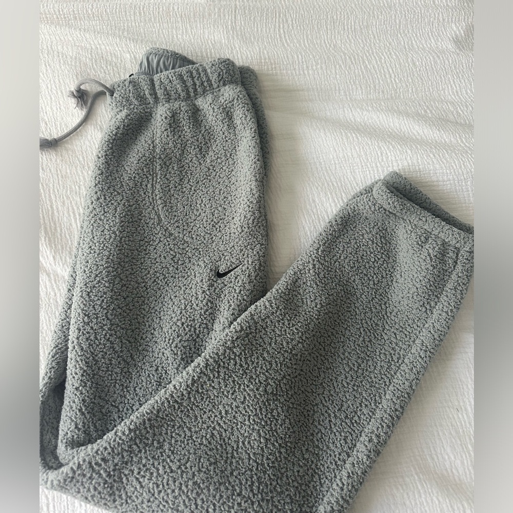 NIKE grey Sherpa joggers like new